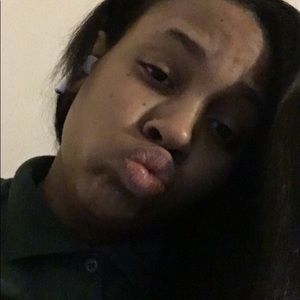 Meet your Posher, Adrienne